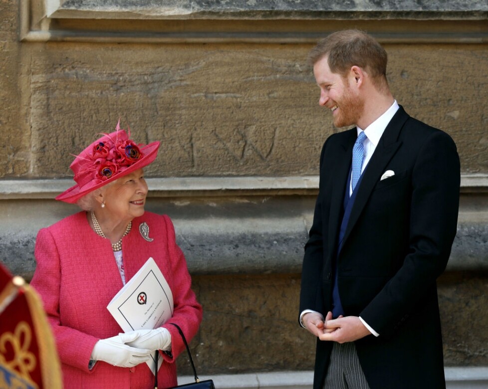 其實英女王對哈里王子一向寵愛有加，對於乖孫選擇淡出