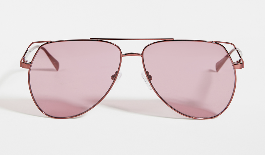 Linda Farrow的signature 眼鏡款式都是這類飛行員太陽眼鏡，一向覺得粉紅色過於妖艷
