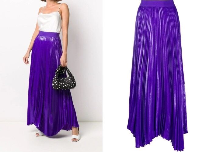 優雅的修身百褶裙形配以亮眼的紫色，時尚卻百搭，出入不同場合都適用。