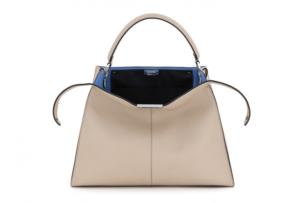 雙色設計的最新Peekaboo Bag，售價為港幣$35,200元。