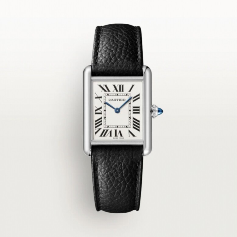 Cartier Tank Must大型款手錶的石英機芯、精鋼錶殼配小牛皮錶帶，耐看時尚的搭配
