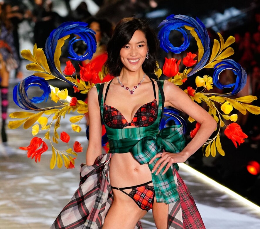 2009年劉雯成為首個當上維密天使的亞裔模特兒。