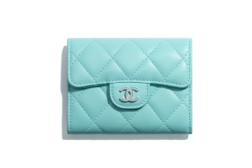 Tiffany Blue淺藍色小羊皮Chanel Classic短銀包 $4,400