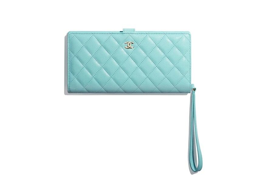 Chanel Tiffany Blue淺藍色小牛皮Chanel Classic長銀包(附手帶) $7,700