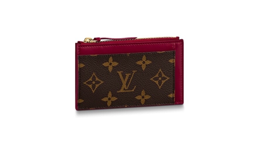 Louis Vuitton的卡片套沒有太多的間隔，以傳統monogram拼紫紅色，為標誌式皮革添活潑