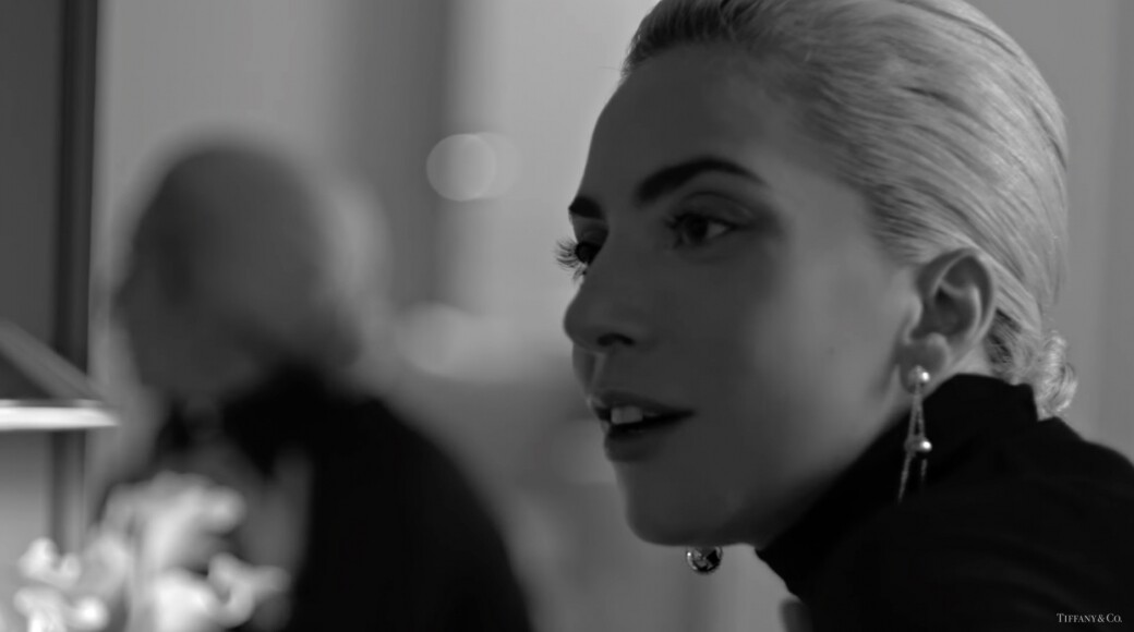 天后Lady Gaga 也曾擔任品牌代言人，於2017年為Hardwear系列拍攝宣傳片，而影片在youtube