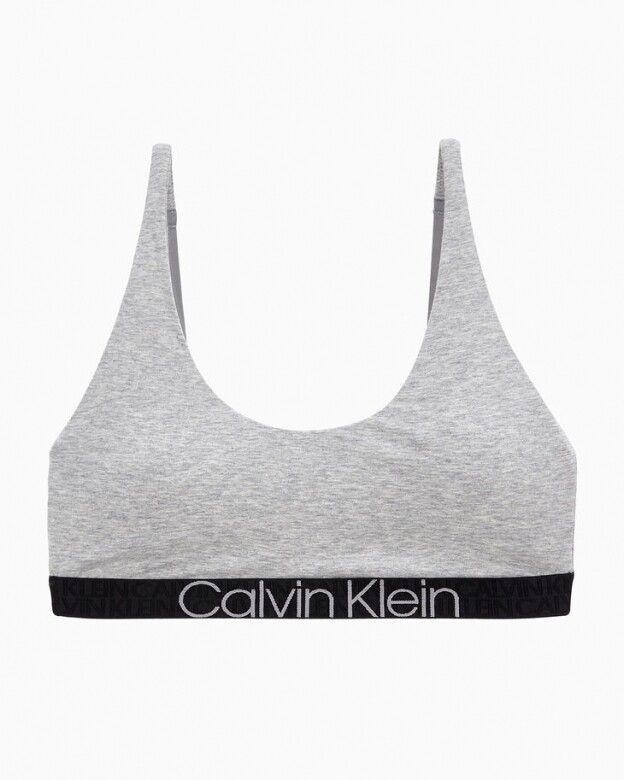 Calvin Klein的內衣系列不但得到Jennie喜愛，泫雅也是用家。