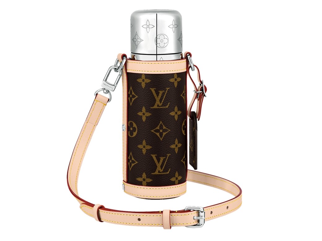 Louis Vuitton在去年推出超華麗的環保飲管後，現在就連杯套也要參！它將LV經典