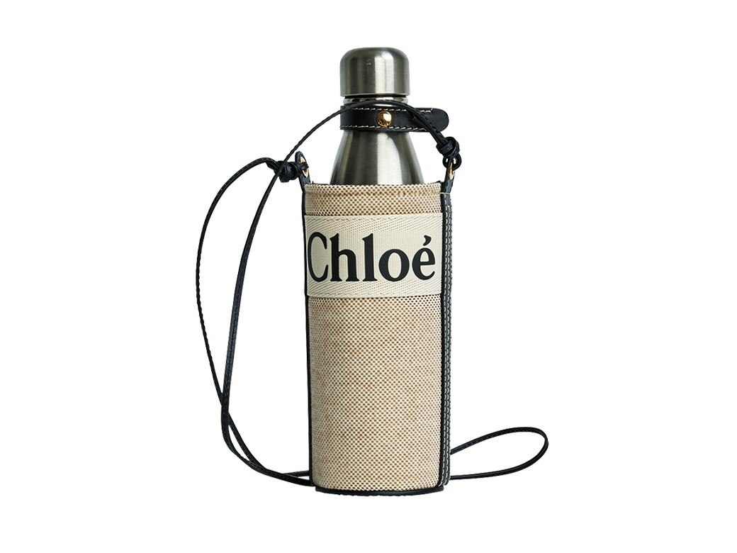如果你喜歡極簡又有時尚感的設計，可以考慮入手這款Chloé的環保杯套。它