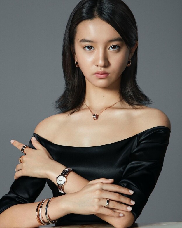 在光希宣佈成為Bvlgari代言人的首張官方照中，她所戴的手錶就屬於品牌入