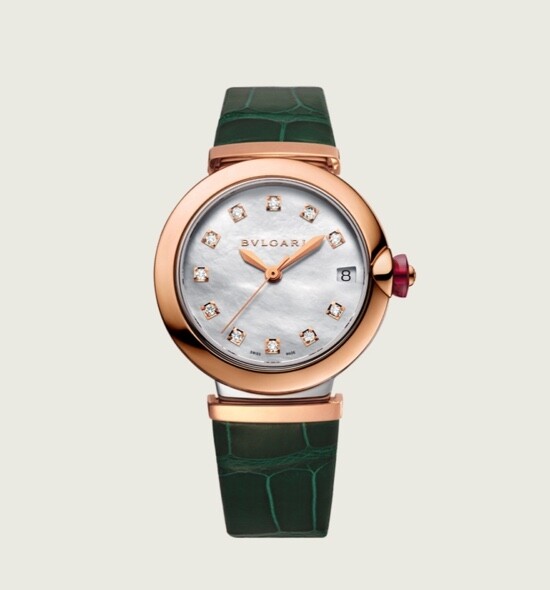 LVCEA手錶系列的入門版不僅有鋼帶款，還有不同顏色的皮革錶帶選擇，傾向