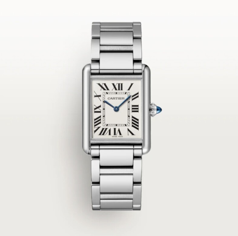 小牛皮錶帶予人復古隨性的造型，品牌推出的這枚精鋼錶帶的款式，少了