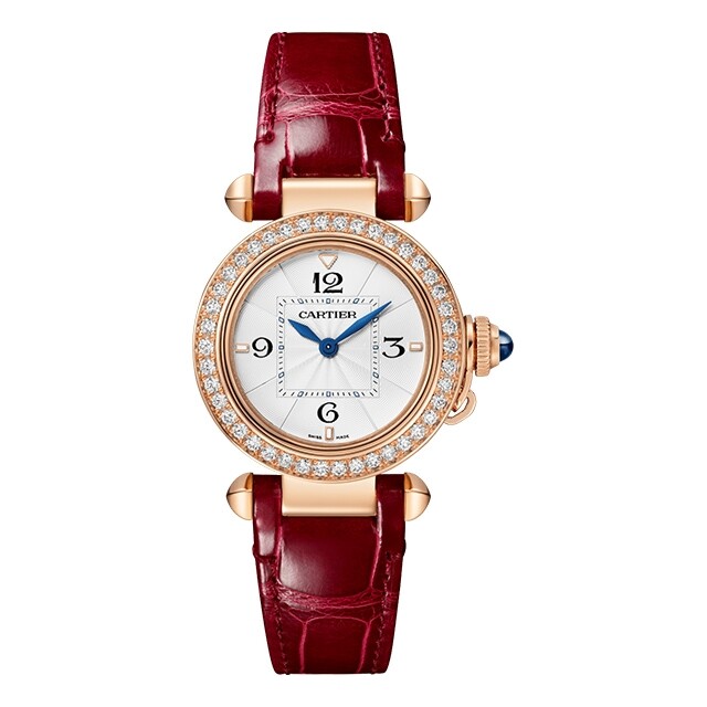 這款Pasha de Cartier手錶採用高效能石英機芯、玫瑰金錶殼、鑲上42顆明亮式鑽石