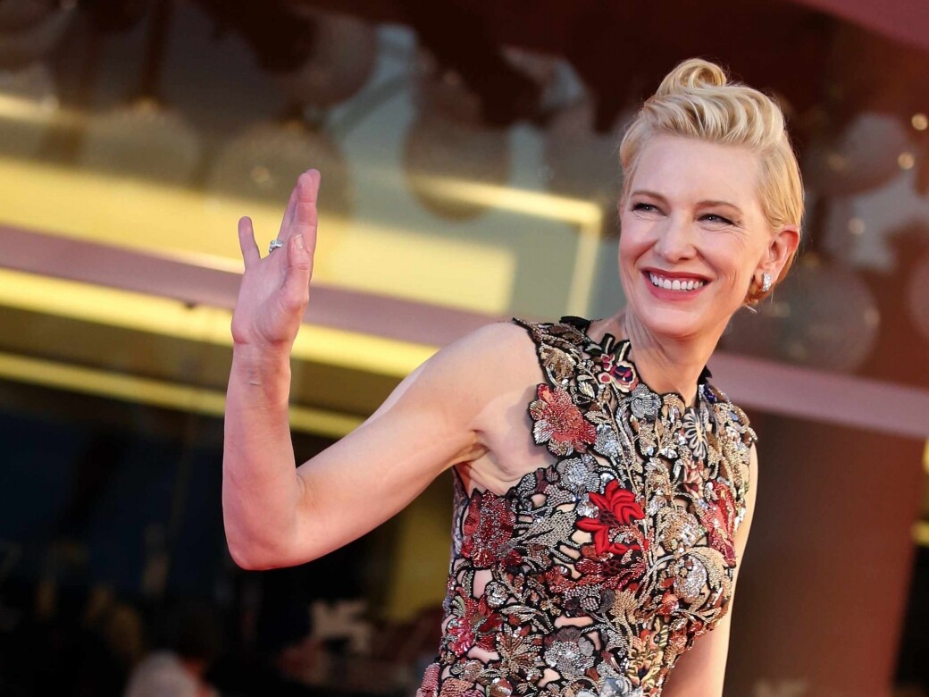 曾大力批評紅地毯穿衣潛規則！Cate Blanchett以「舊裙」登威尼斯影展獲盛讚