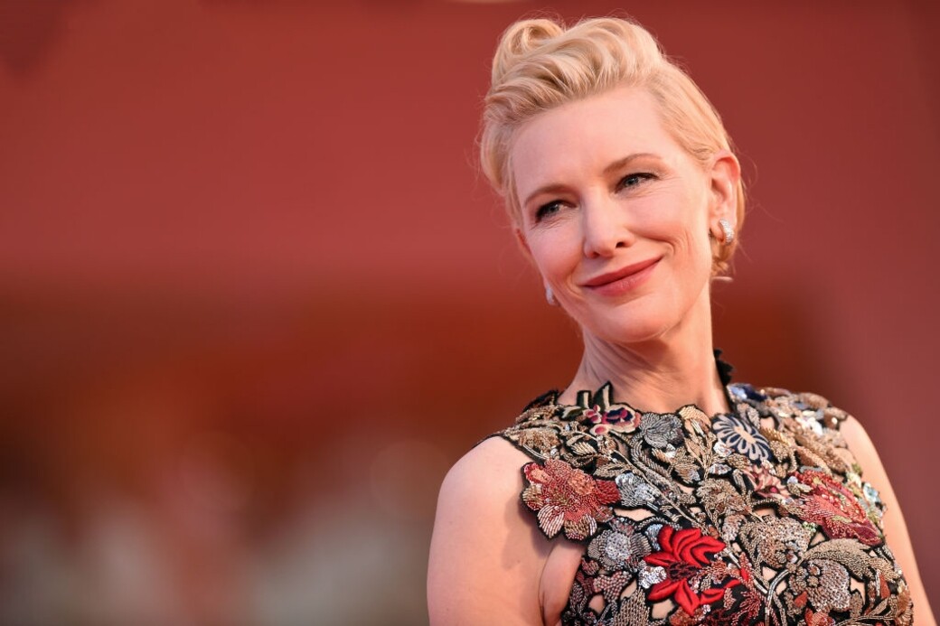 Cate Blanchett更決定將這兩套禮服捐贈給RAD at VENICE (Red Carpet ADvocacy) 拍賣會，將拍賣禮服100%的