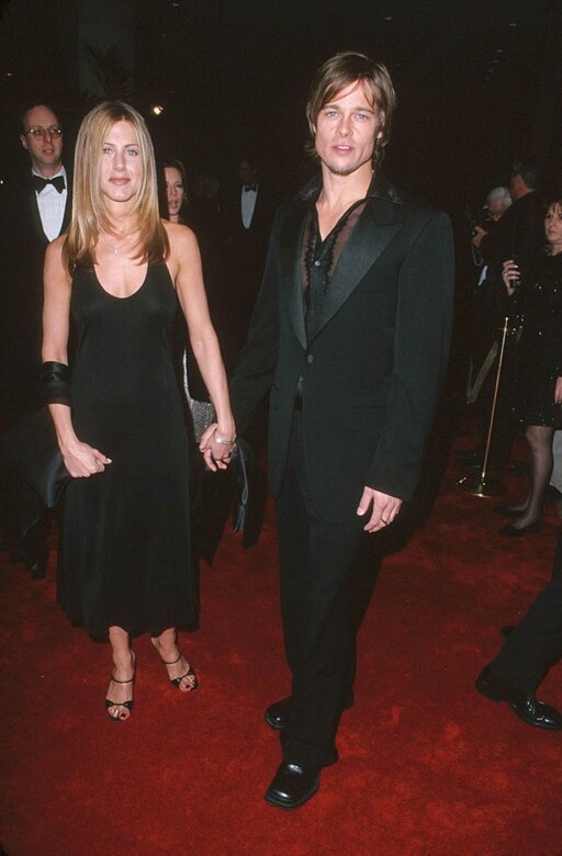 2000年Jennifer Aniston與Brad Pitt的Black Tie情侶穿搭。