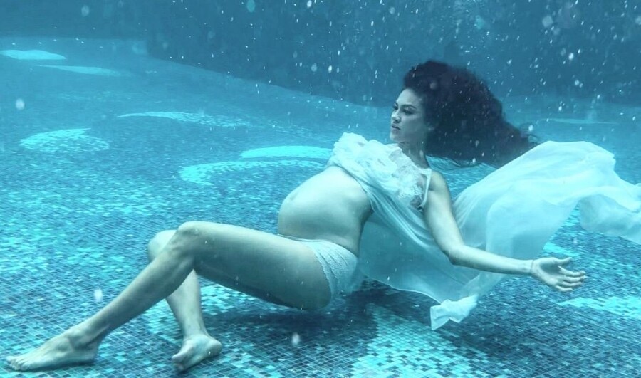 水中攝影願意挑戰水中攝影孕婦寫真的準媽媽，不妨參考Rosemary這系列的大