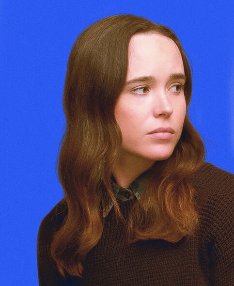 《雨傘學院》講述一群孩子在1989年神奇地出生，其中包括Ellen Page所飾演Vanya Hargreaves的