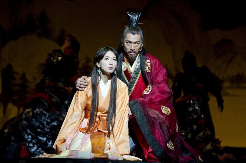 林志玲在聲明中透露，與AKIRA是在2011年合作演出舞台劇《赤壁～愛》中認識，當時