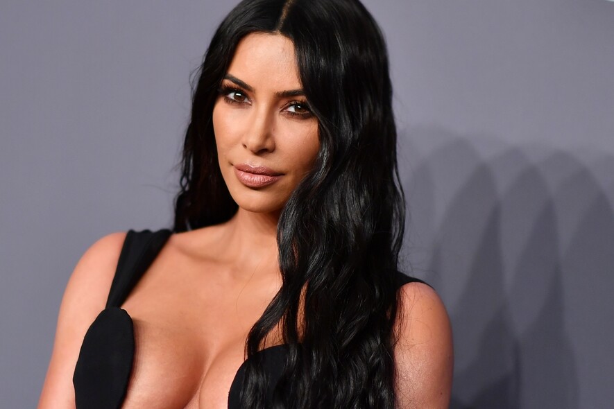 話題名媛Kim Kardashian終極性感晚裝惹負評 hold不住上圍的造型回顧