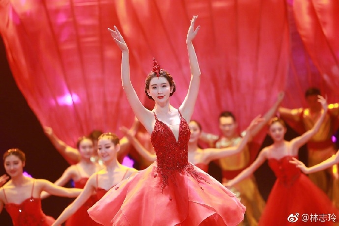 林志玲穿上紅色芭蕾舞衣