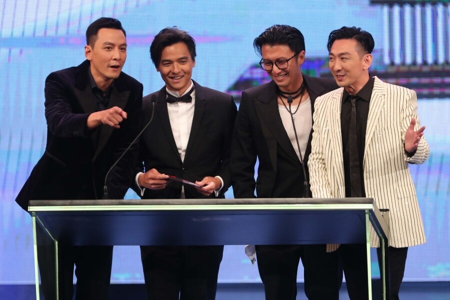 謝賢和謝霆鋒兩父子均有出席香港電影金像奬頒獎典禮，不過並沒有一