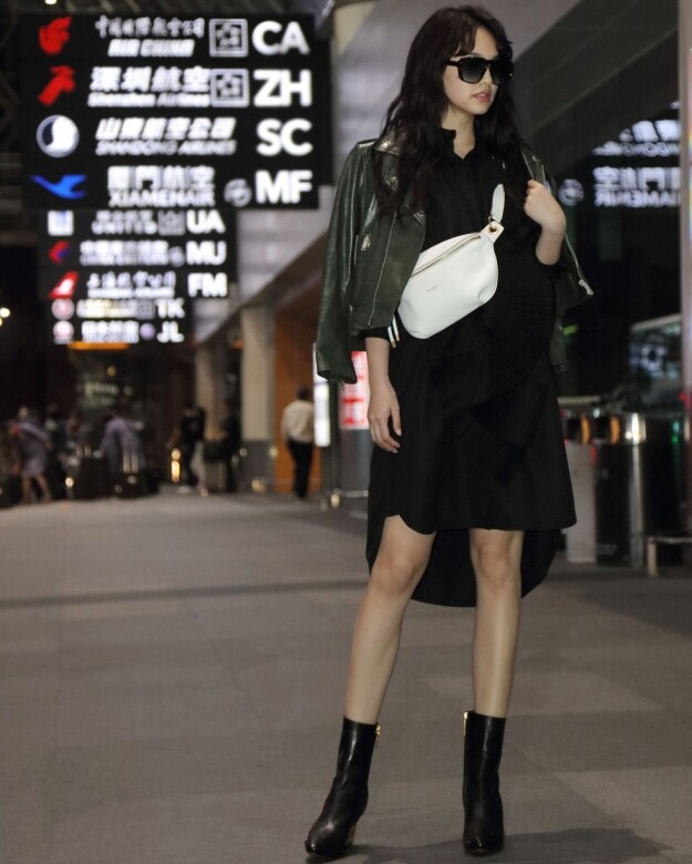 台劇女王楊丞琳素以Instagram的穿搭照在網友之間受歡迎，最近她以一身全黑