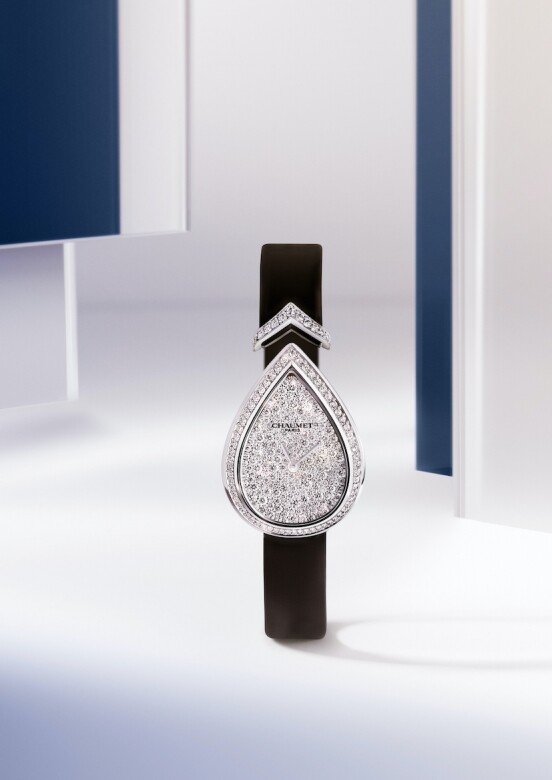 Joséphine Aigrette珠寶腕錶彰顯Chaumet的精湛工藝與精美細節。品牌重新演繹錯視工藝