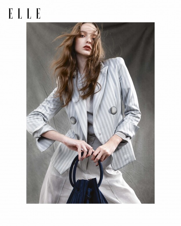西裝外套、上衣、西褲、麖皮手袋 All from Giorgio Armani