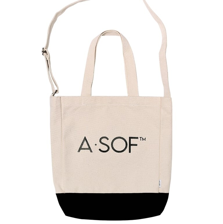A.SOF字樣黑底帆布袋  價格：35,000韓元，約HKD$233
