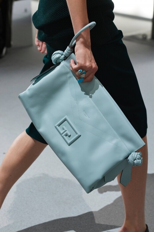 品牌Givenchy最新呈獻的ID93手袋，經已於其2020年春夏時裝展上亮相過，當時手