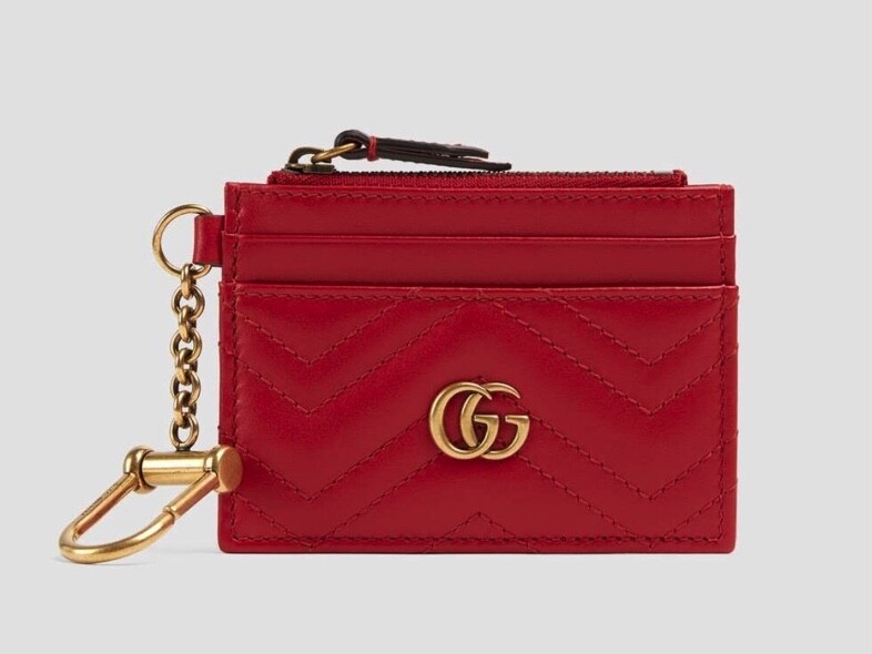 一物多用的小皮具最能迎合手袋越趨細小的潮流，Gucci將零錢包、卡片套及