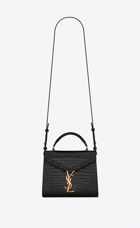 Cassandra mini top handle bag in crocodile-embossed shiny leatherHK$ 18,900見袋子的門扣——YSL logo，便得悉手袋是品牌Saint Laurent