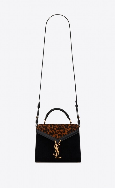 Cassandra mini top handle bag in leopard-print suede and smooth leather HK$ 18,900繼而還有黑色加豹紋設計的款式，而
