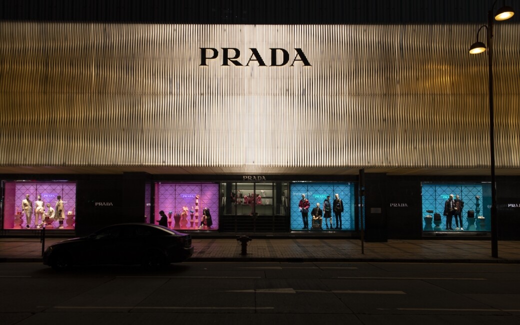 1913年，Mario Prada在米蘭創立名為Fratelli Prada的皮具店，後來交由女兒Luisa打理，到了1978年