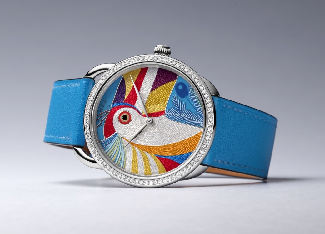 另外，Arceau Toucan de Paradis工藝手錶也相當有特色。錶面的熱帶鳥禽是2020年Toucans de Paradis的