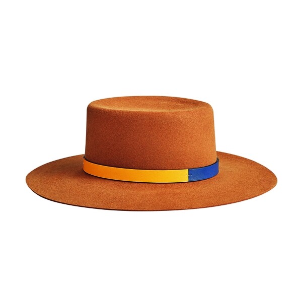 天氣轉涼就是帽子出動的時候，一頂剪裁優良的帽子可為造型增加時尚