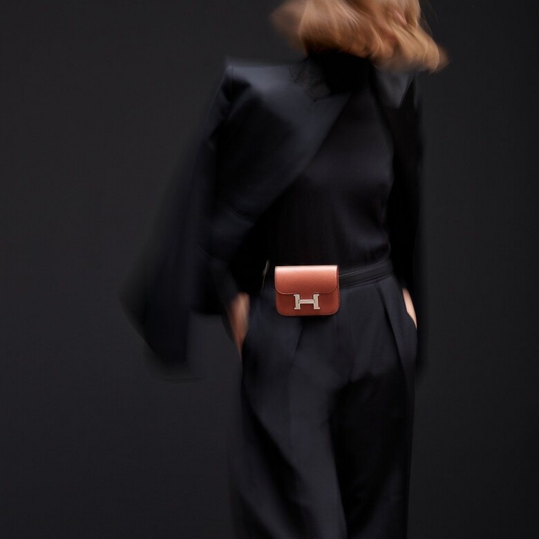 近年最耀眼的出品Hermès Constance Slim Wallet