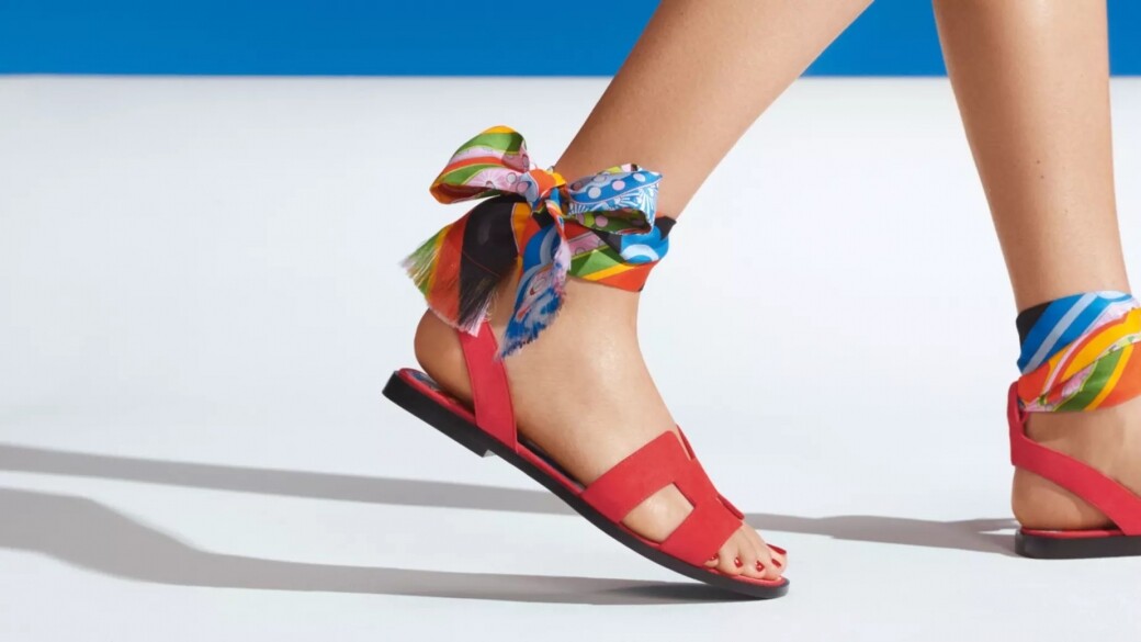 Hermès Eyra Sandal涼鞋造型：超短褲或裙款設計