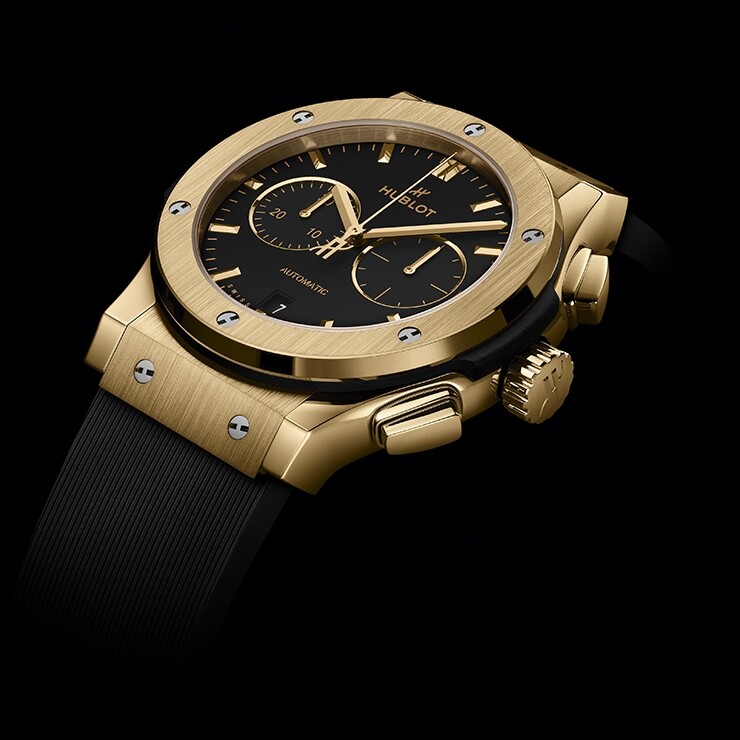 Classic Fusion經典融合系列黃金計時碼表，錶殼直徑為42毫米，採用雙計時盤，設計