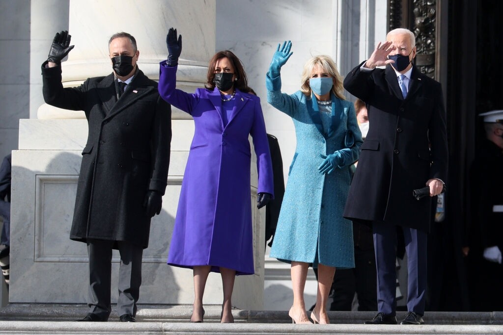 1月20日，拜登總統就職典禮上出現了一片「紫海」，甚至連副總統賀錦麗都