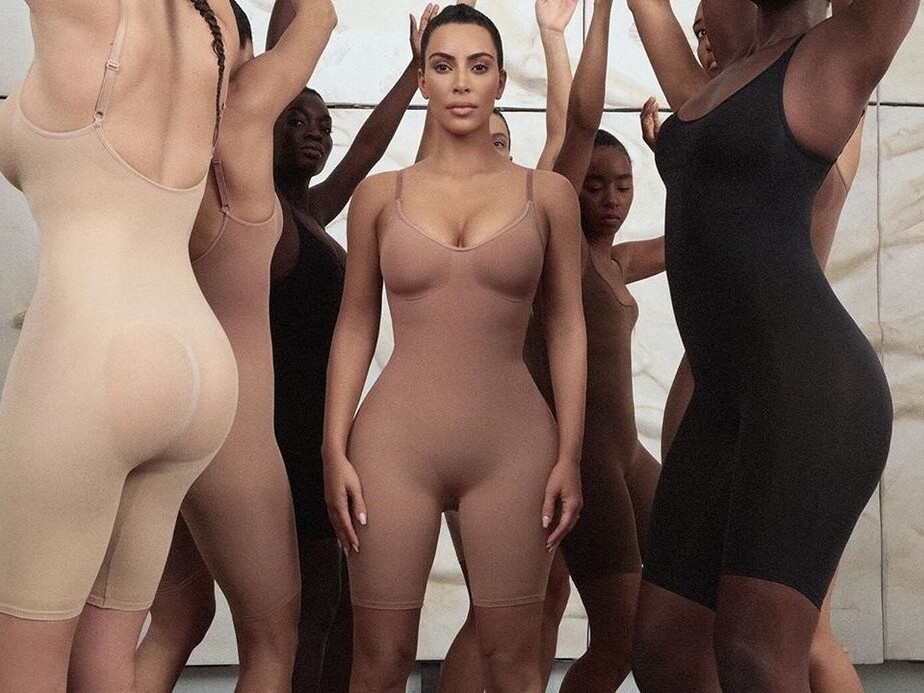 連Fendi也破天荒合作推聯乘系列！5大重點認識Kim Kardashian的塑身衣品牌Skims
