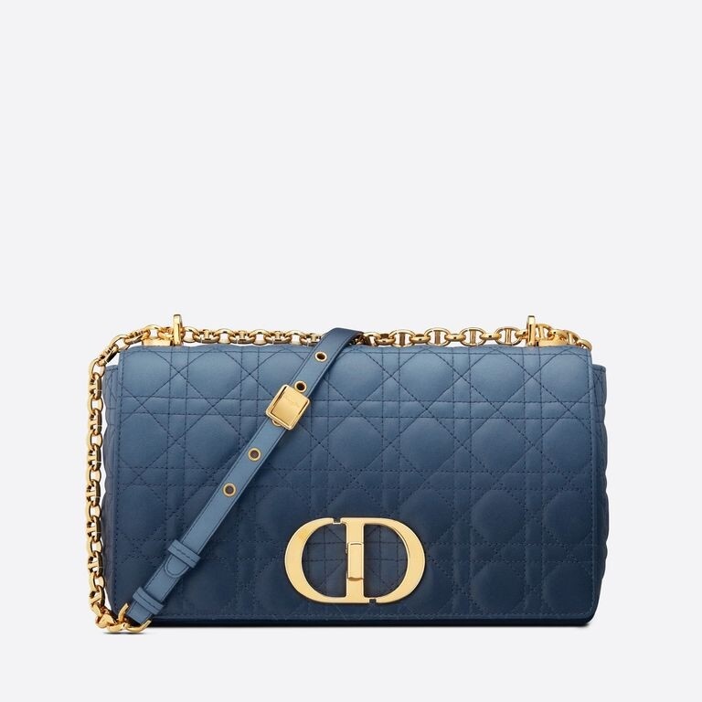 Dior Caro鏈帶手袋於Dior 2021早春度假系列首次登場，取名自Dior先生的妹妹Catherine Dior