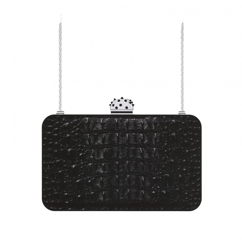 除珠寶首飾外，還推出一款限定的Jewellery bag，以高級的黑色鱷魚皮塑造，加入白