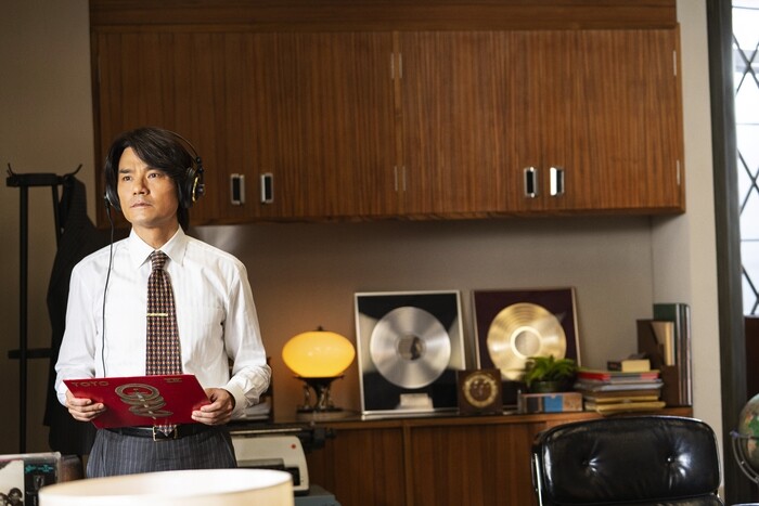 影帝林家棟飾演華星唱片公司總經理蘇生。