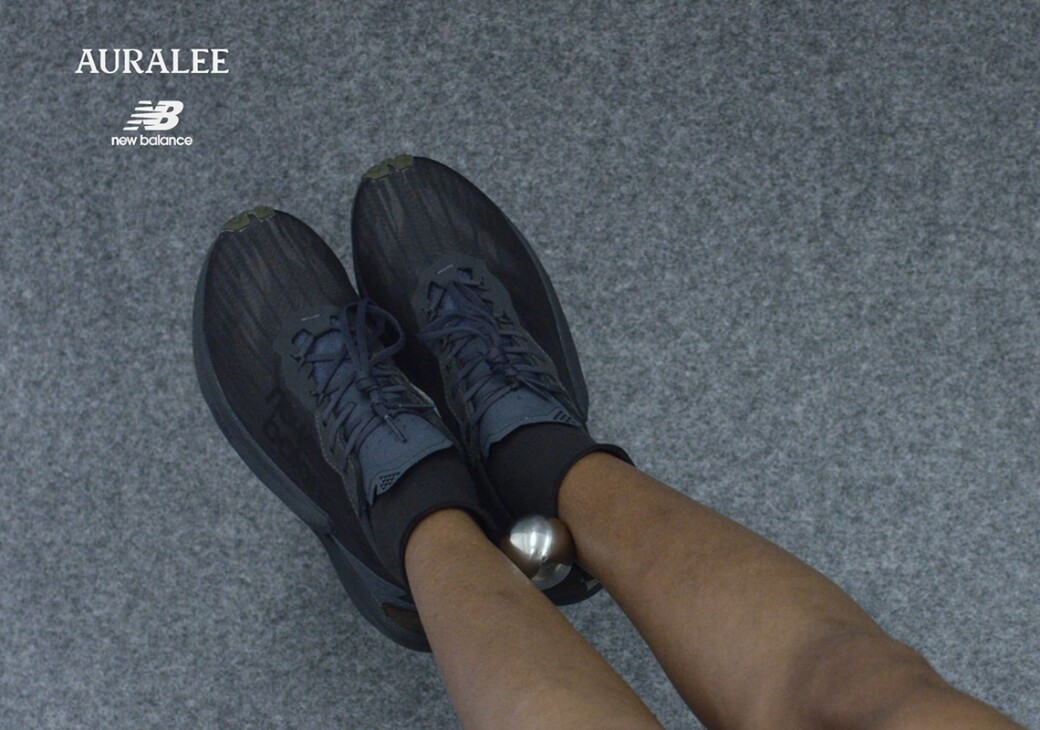 聯乘波鞋將於8月15日正式登陸Auralee網店及概念店T-HOUSE New Balance，定價為$1,752。