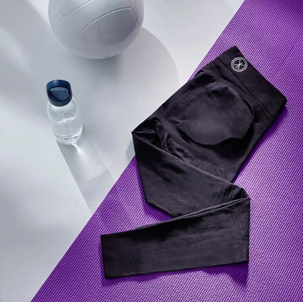 Keexuennl閃電褲其獨家的膠囊科技，可促進脂肪燃燒、改善肌膚光澤並延緩肌膚