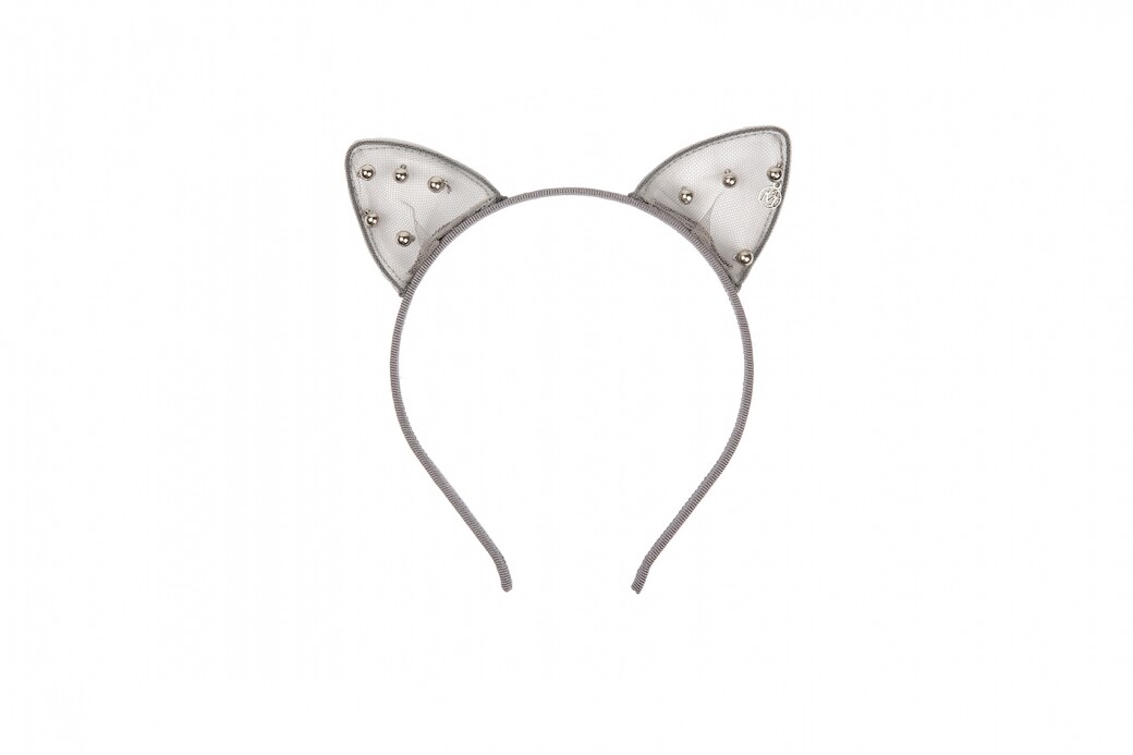 Maison Michel最標誌式的設計-「耳朵」細節的帽飾