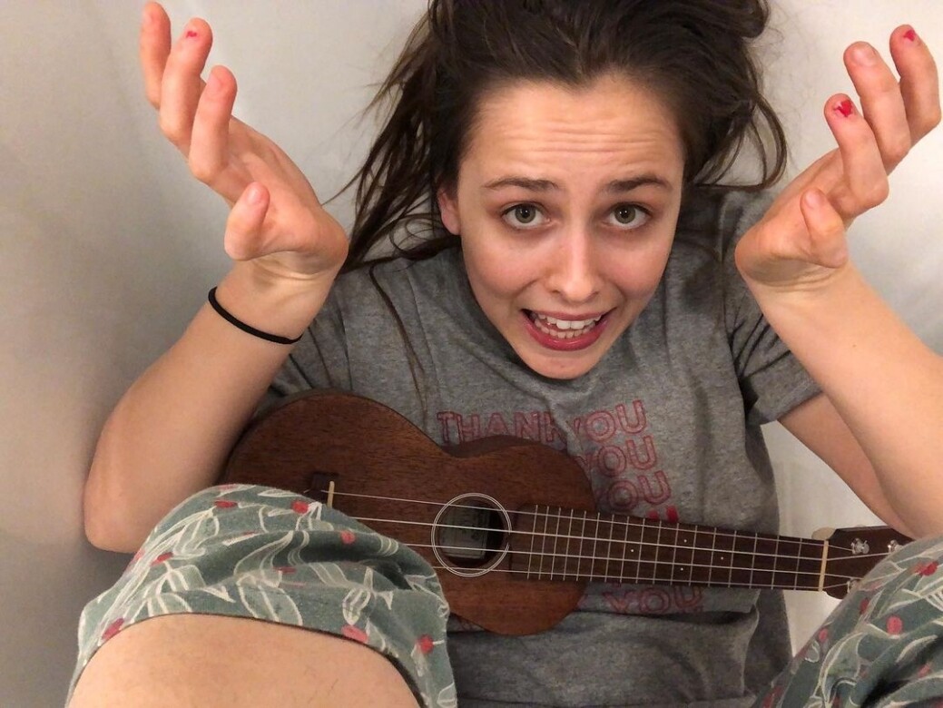 Pauline鍾情與樂器，她有時在Instagram分享彈琴和彈結他的影片，多才多藝。Photo：https://www.instagram
