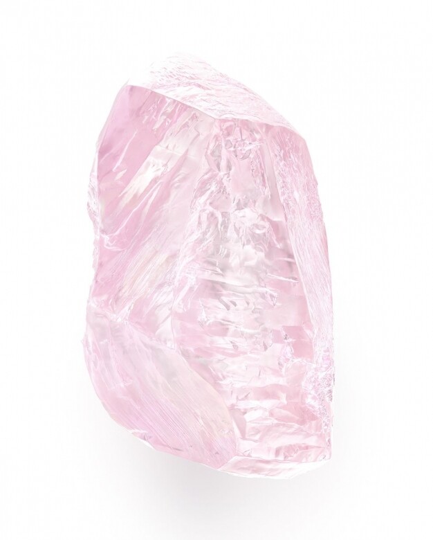 在這次蘇富比拍賣會上登場的粉鑽主角「玫瑰花韻」，由全球最大鑽石生產